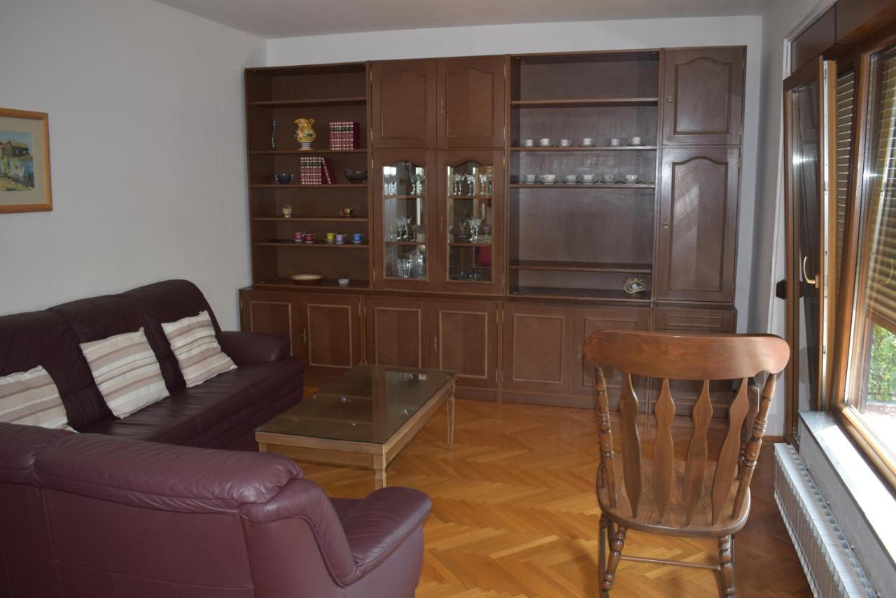 Appartement By The Castle Копер Екстериор снимка