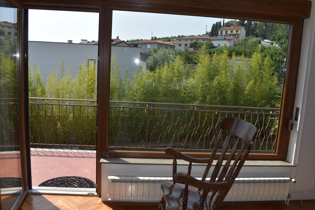 Appartement By The Castle Копер Екстериор снимка